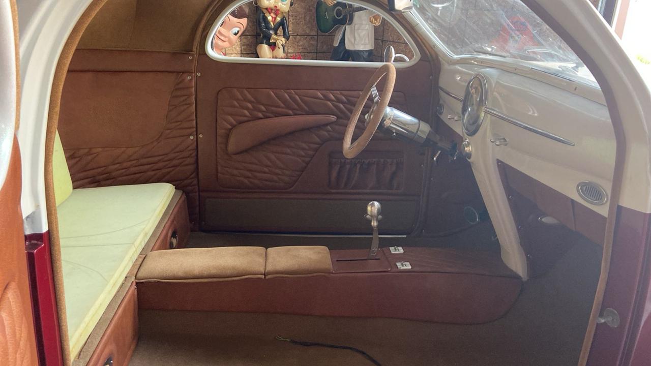 BMW Isetta brown quilted